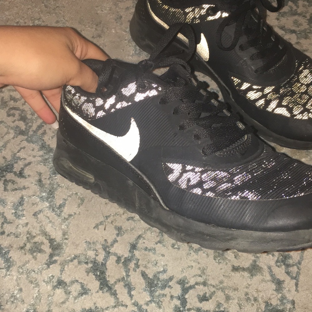 Shoes - Picture 2 of 5